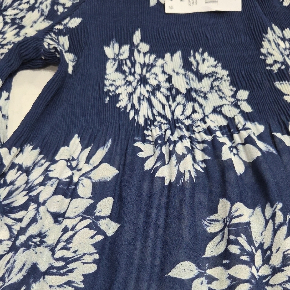 Sense Navy Floral Women's Blouse, Bell Sleeves Oversize Style SzM New With Tag - Picture 2 of 7